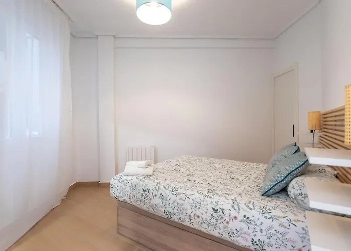 Apartamento Piso Renovado Cerca Del Ayuntamiento Y Del Metro *