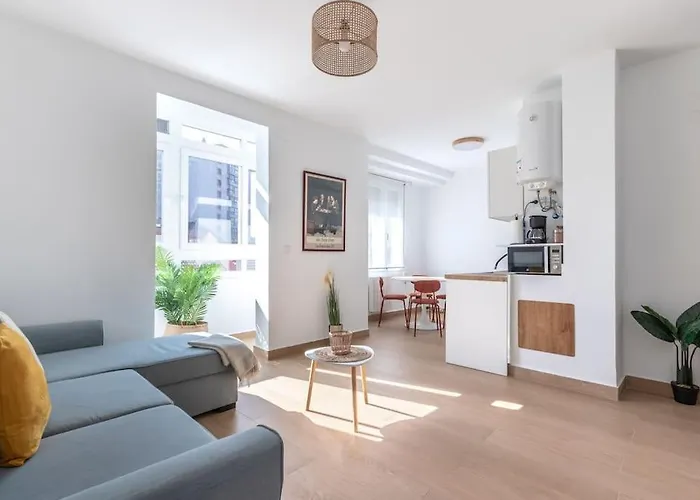 Piso Renovado Cerca Del Ayuntamiento Y Del Metro