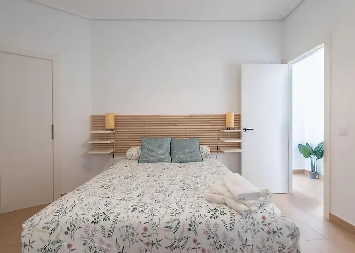 Apartamento Piso Renovado Cerca Del Ayuntamiento Y Del Metro *