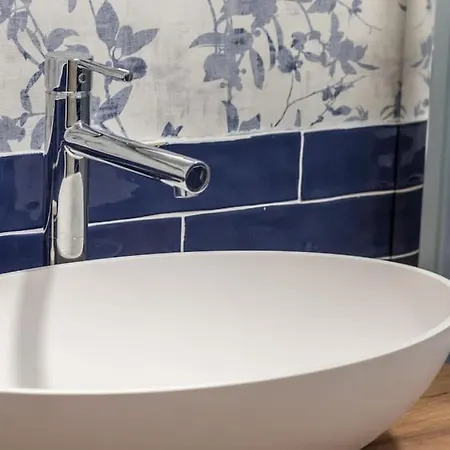 Piso Renovado Cerca Del Ayuntamiento Y Del Metro Apartment *