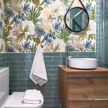 Piso Renovado Cerca Del Ayuntamiento Y Del Metro Appartamento